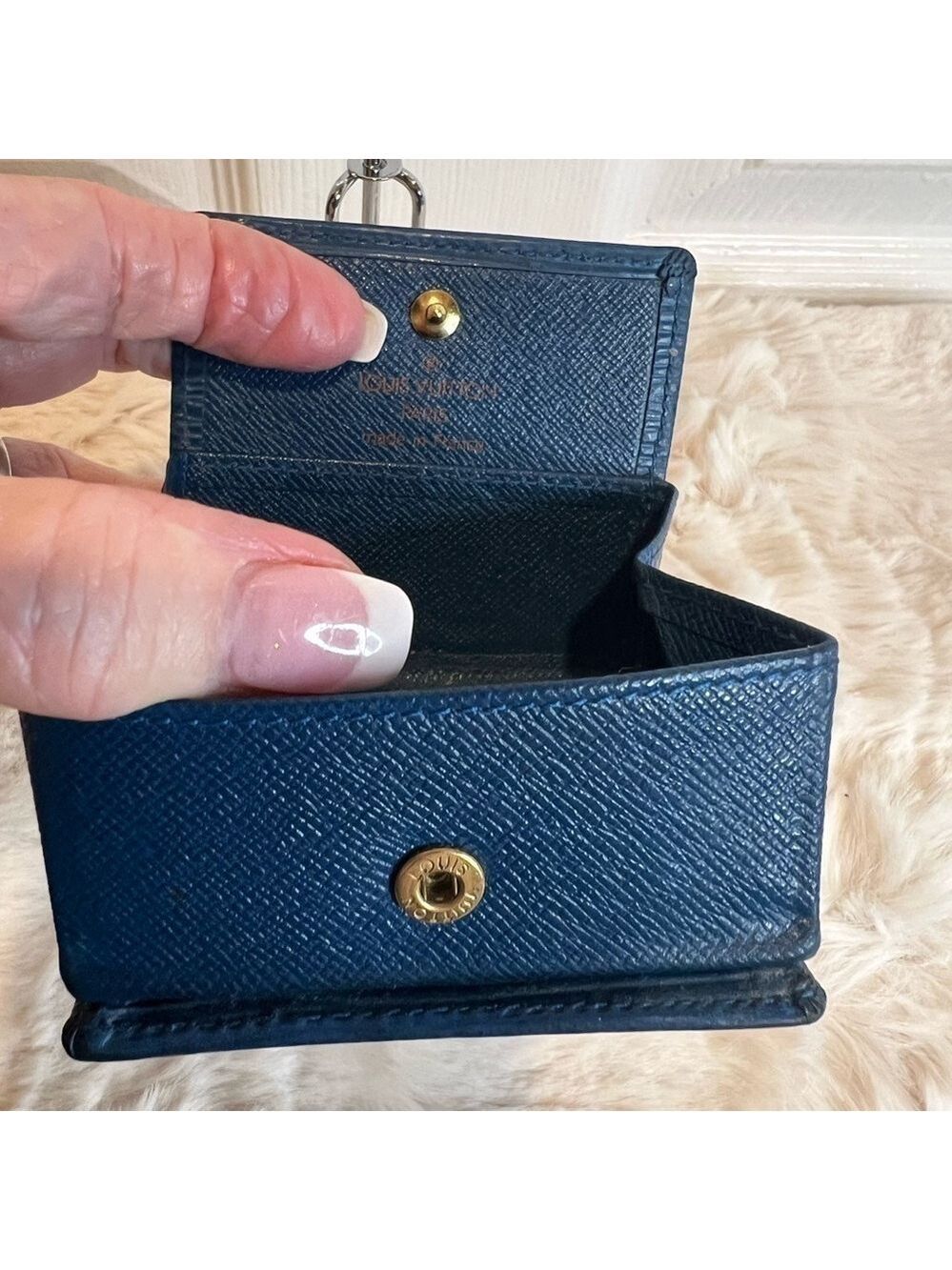 LOUIS VUITTON EPI LEATHER BLUE SNAP COIN POUCH - Picture 5 of 13